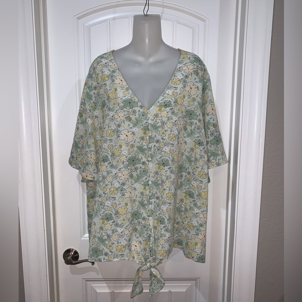 Lush Plus Size Green Floral Print Top NWOT